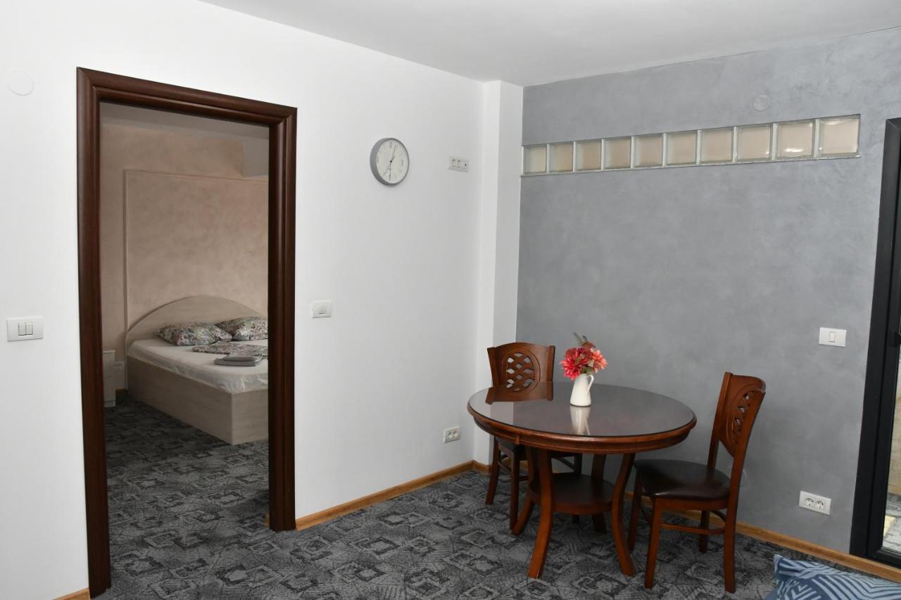 Apartament Luxury - Promenada Mall Craiova Eksteriør billede